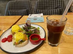 三文鱼班尼迪克蛋-CafeDuVillage乡村咖啡馆(美邻苑店)