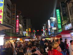 -六合夜市