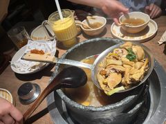 野生菌石锅土鸡-蘑界·野生菌火锅(深业上城店)