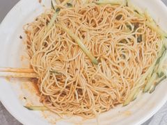-肥肥虾庄·金牌油焖大虾(东湖欢乐谷店)