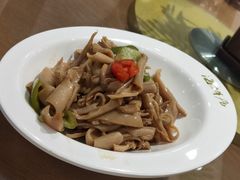 -赶海部落海鲜城(海阳路店)