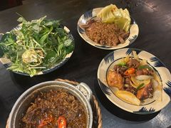 -Cuc Gach Quan Restaurant
