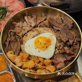 广州！！吃到了好吃的满满烤肉流心蛋炒饭！！🍳 