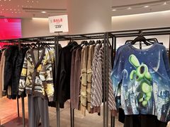 -URBAN REVIVO(上海中庚漫游城店)