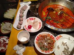 -憨孃孃·重庆老火锅(红山黑金店)