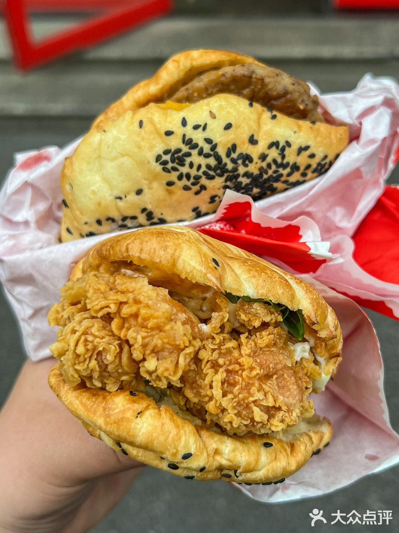 中国汉堡，你真的别太离谱，尤其饼皮