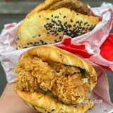 中国汉堡，你真的别太离谱，尤其饼皮