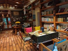 -月亮眼花园餐厅书吧酒吧