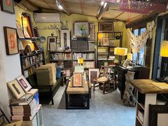 -邊城書店