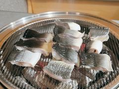 -围炉肉舍•炭烤活鳗•丹东海鲜烤肉(步行街店)