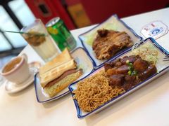 金牌生炸鸡腿捞丁面-食运茶餐厅(文化宫店)