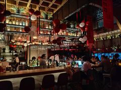 -FOUR PLAY BAR