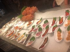 -雍容荟帝王蟹活龙虾展台自助(IFS黑金店)