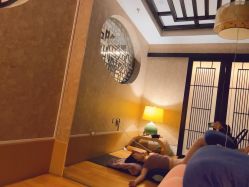 -威思丽高温瑜伽会馆