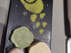 -海底捞火锅(曹安公路店)