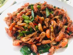 -临江餐馆二楼美食部落