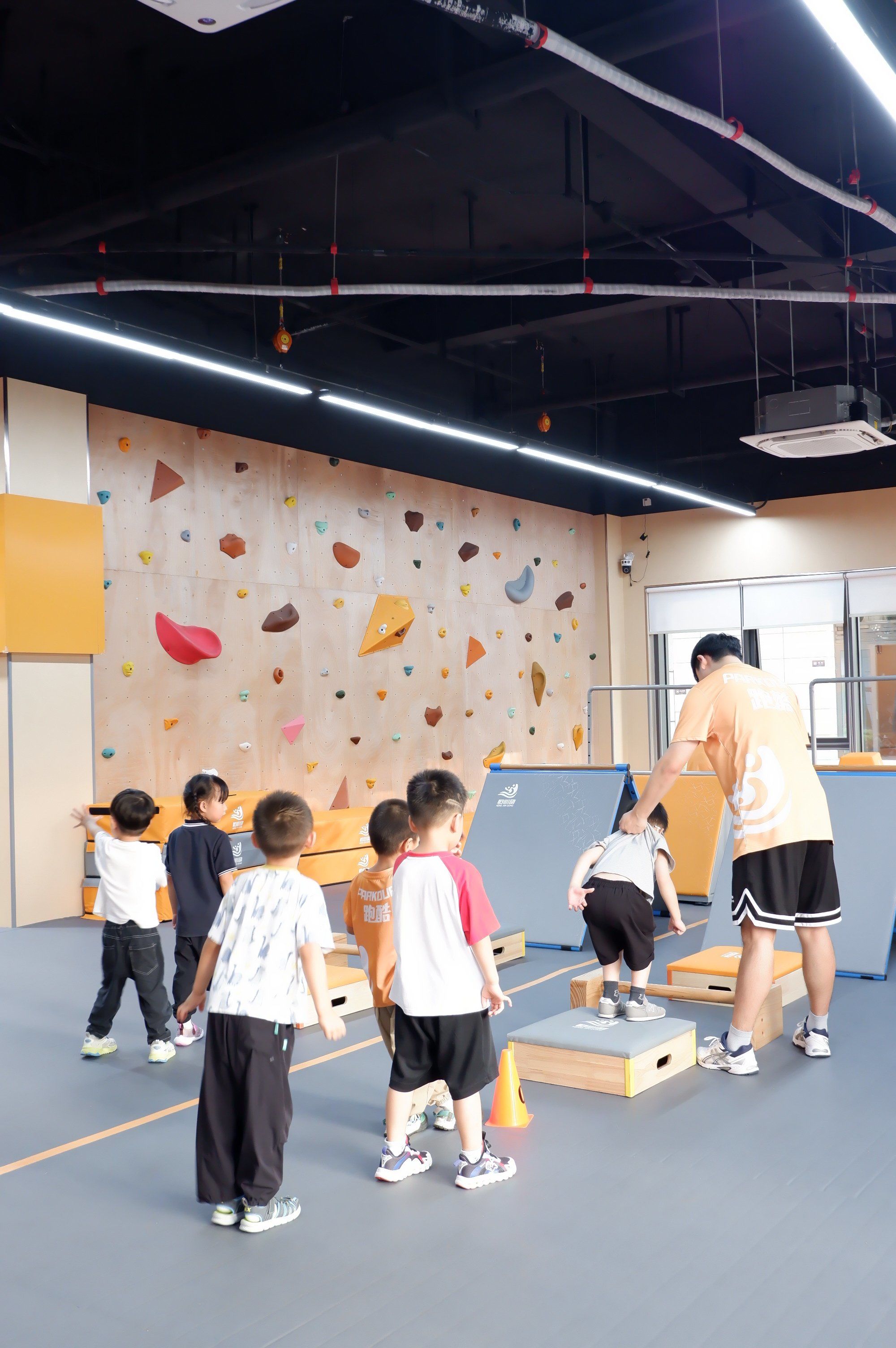 无锡经开区也有少儿跑酷啦?