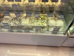 -白玉兰食品甜凤店(合生汇店)