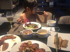 -唐拉雅秀酒店-西锦汇空中BBQ·思创餐厅