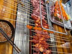 -哈尔滨小酒馆·鲜肉现穿自助烧烤(康新花园店)