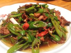 小炒黄牛肉-老滇山寨•云南特色菜•地方菜•民族风情歌舞表演(金碧店)