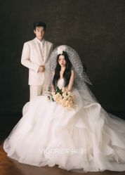 -雪中彩影婚纱摄影·微光艺术中心