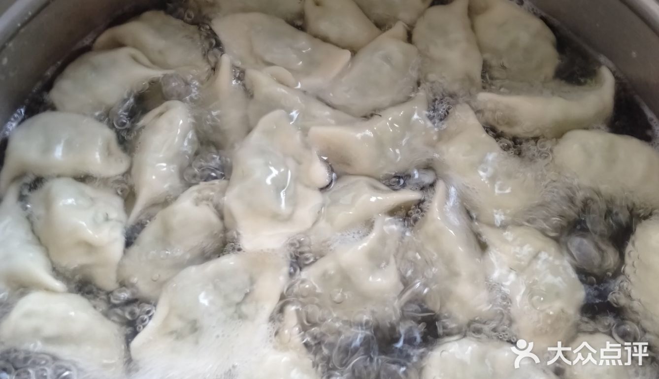 夏季让人胃口大开的茴香肉馅饺子