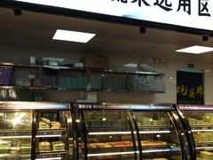 面包甜点陈列柜-蚝英雄鲜蚝自助专门店(长楹天街直营店)
