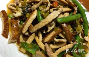 Homemade Old Pickled Vegetable with Shredded Pork