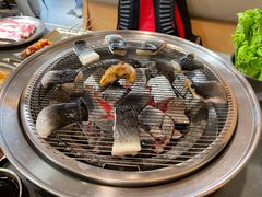 -围炉肉舍•炭烤活鳗•丹东海鲜烤肉(步行街店)