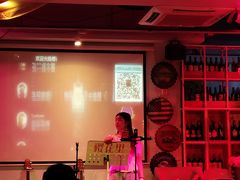 -樱花里音乐餐吧·牛扒椰子鸡(东圃店)