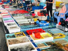 -霞涌市场海鲜摆卖区
