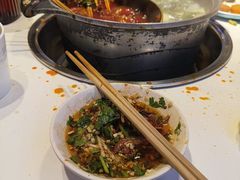 -钢管厂五区小郡肝串串香(蜀都万达店)