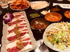 -臻牛烤肉