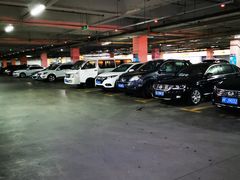 -大润发杨浦店-停车场