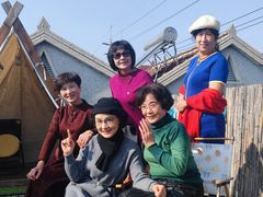 -小草屋轰趴馆别墅派对新场团建家庭聚会