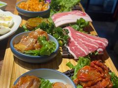 -明洞阿姨·韩式酱蟹烤肉·创意料理(三元桥店)