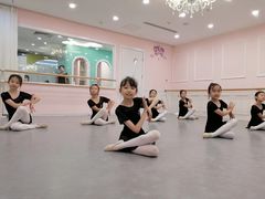 -炫艺舞蹈培训中心(枫尚奥特莱斯店)