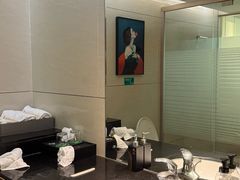 -华海酒店(茂名高铁站店)