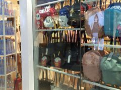 -名创优品(江南新地店)
