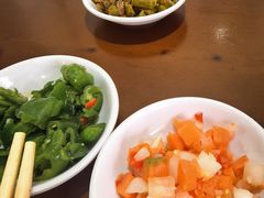 -裕新楼粉面馆·石磨手工粉(四方坪店)