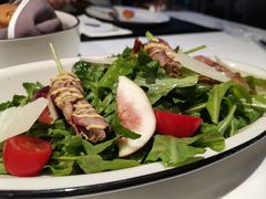 烤牛肉配无花果沙拉-atta bj(国贸商城店)