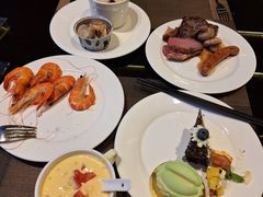 -大中华希尔顿酒店-念自助餐·嗨啤·小龙虾