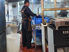 -裕新楼粉面馆·石磨手工粉(四方坪店)