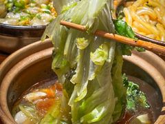 -有红鸡毛店·砂锅菜(抚琴夜市店)