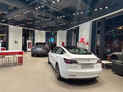 -TESLA 特斯拉(上海太古汇体验店)