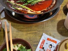 -黄潇洒老火锅(九眼桥宏济巷店)