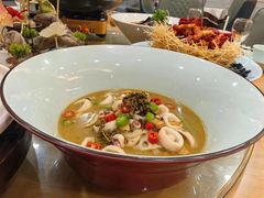 -新天明砂锅鱼头煲