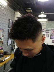 -纯剪男士理发馆·烫染专业店