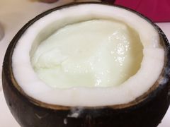 -志龙皇冠吃货椰子铺